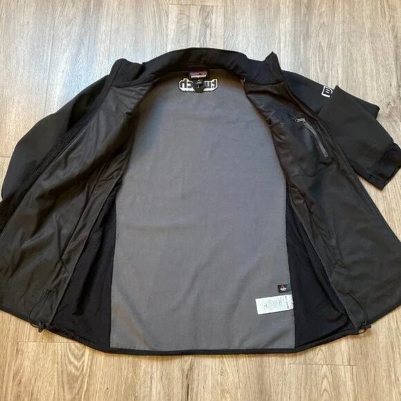 Patagonia Men's Black Wind Breaker Jacket with Twitch Logo Size M NWOT - Picture 7 of 10